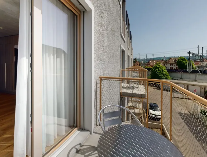 MOOI-Biel-Basic-Apartment-Foto-3-Balkon-mit-Aussicht