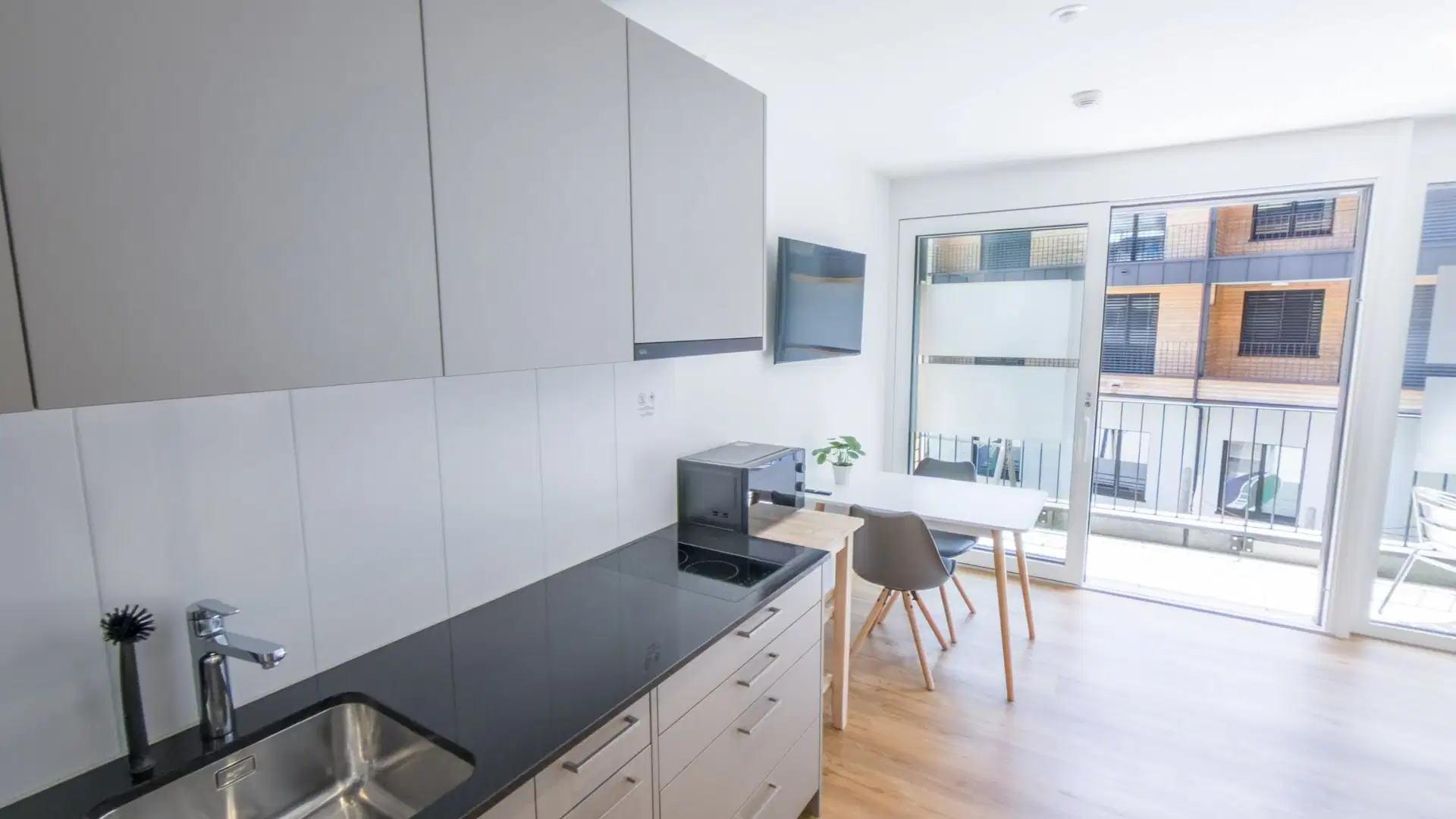 mooi-herisau-superior-apartment-3-kitchenette-und-essbereich